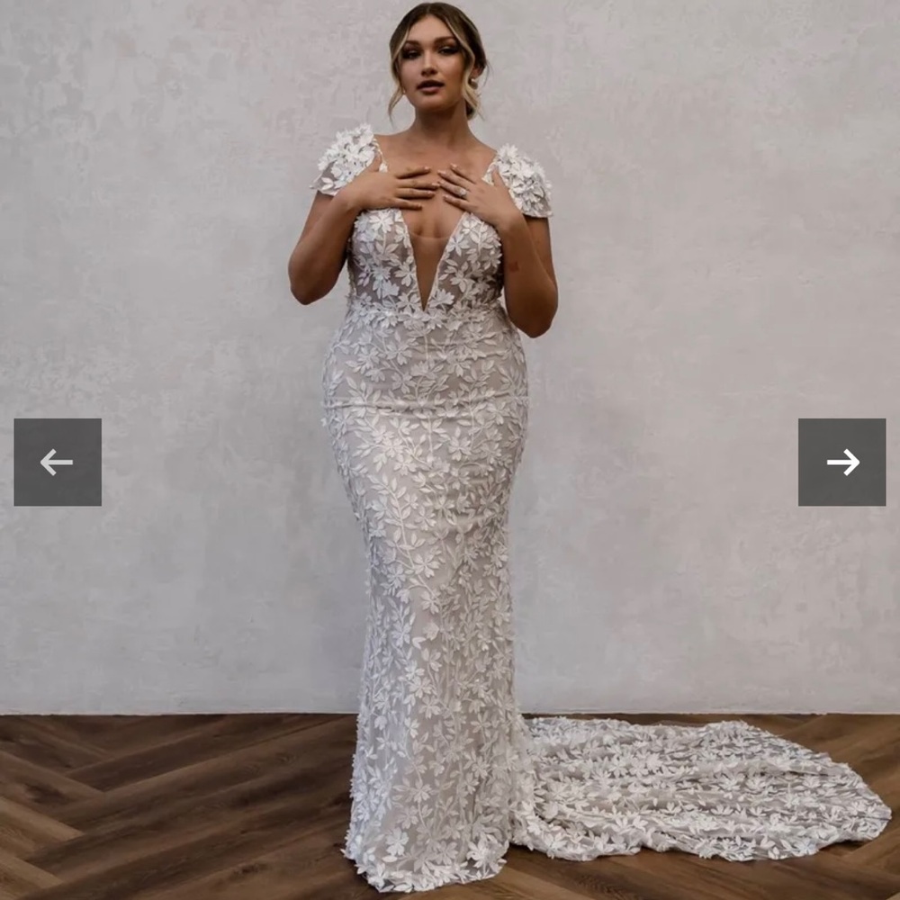 Made with love Darcy Wedding dress Gown Ivory 3D Floral Lace US Size 8 AU 12